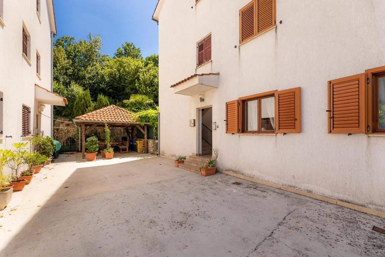 Apartment Lu By El-Pi Tours Malinska