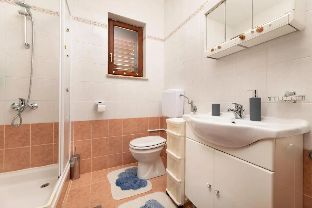 Apartment Lu By El-Pi Tours Malinska
